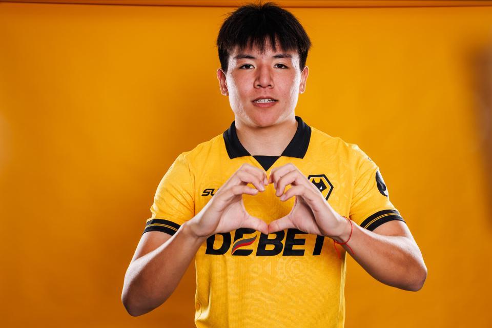 APP下载-狼队官宣！徐彬登陆英甲，租借加盟巴恩斯利，保留狼队U21资格